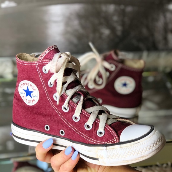 converse burgundy sneakers